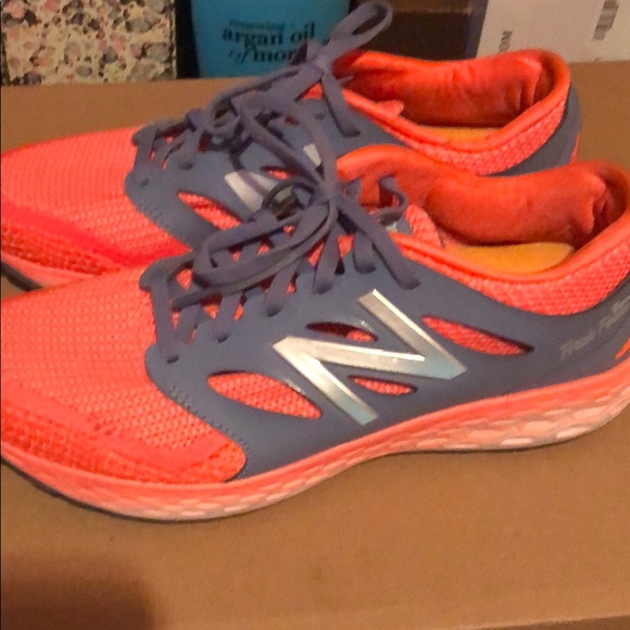 New Balance - Picture 2 of 3